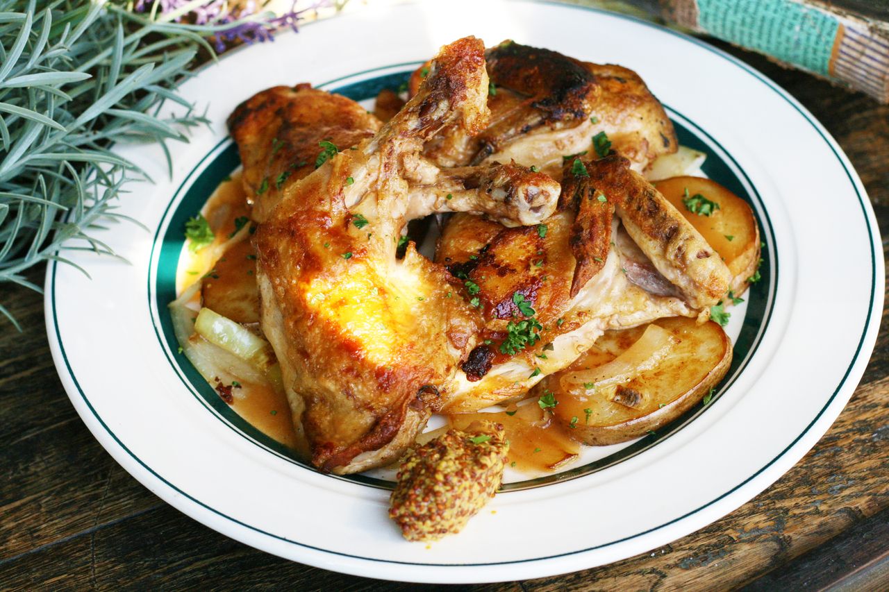 丸鶏のコンフィ　ハーフ（２ピース）