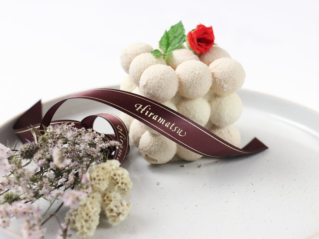 【タクシーデリバリー】季節のフルーツムースのケーキ