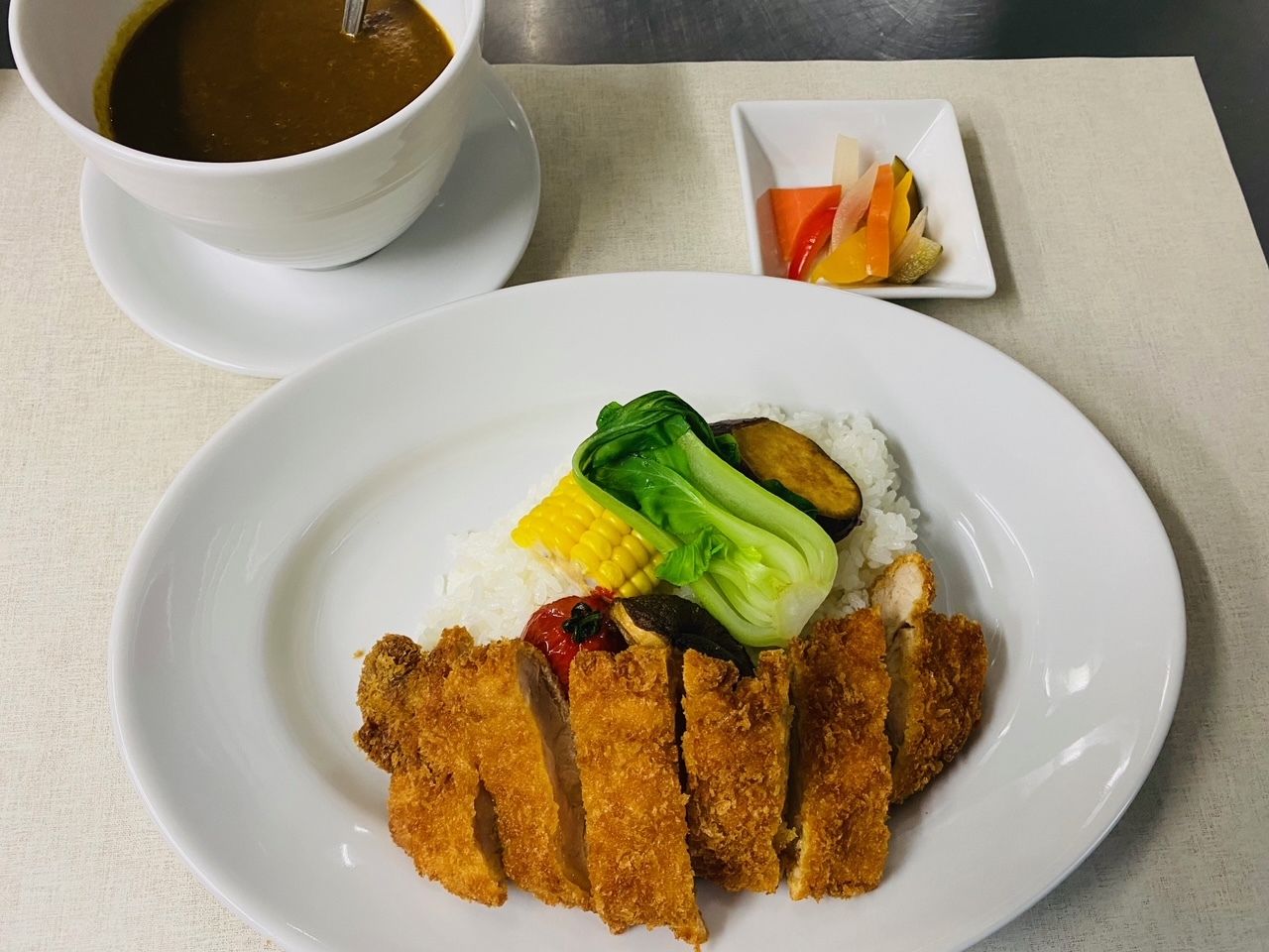 Today's curry lunch (with salad, coffee or tea)