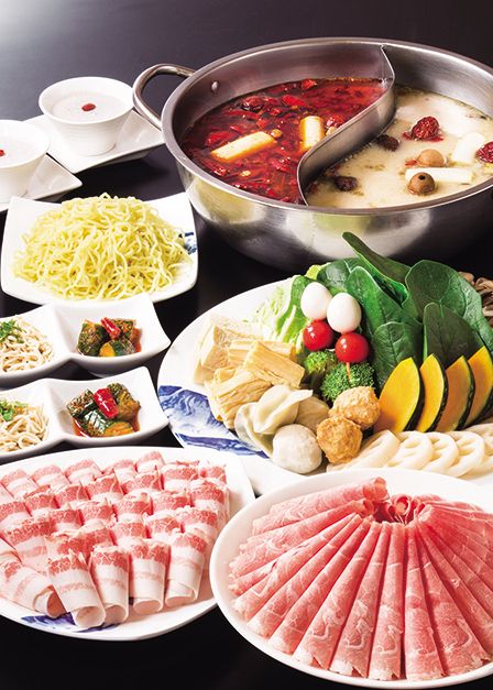 小肥羊コース  二色鍋（麻辣・白湯）