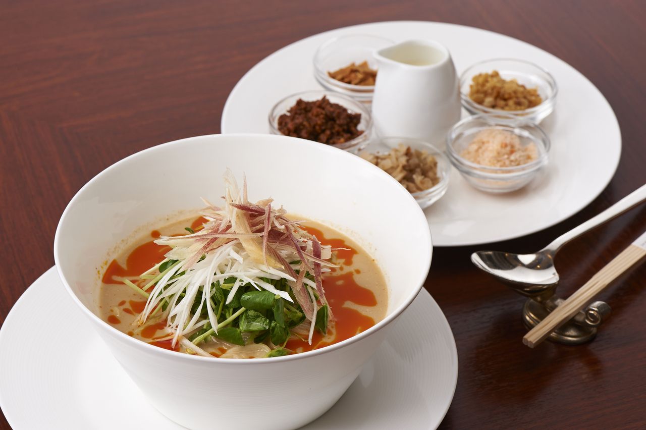 ■【季節限定】冷やし担々麺　点心・デザート付き