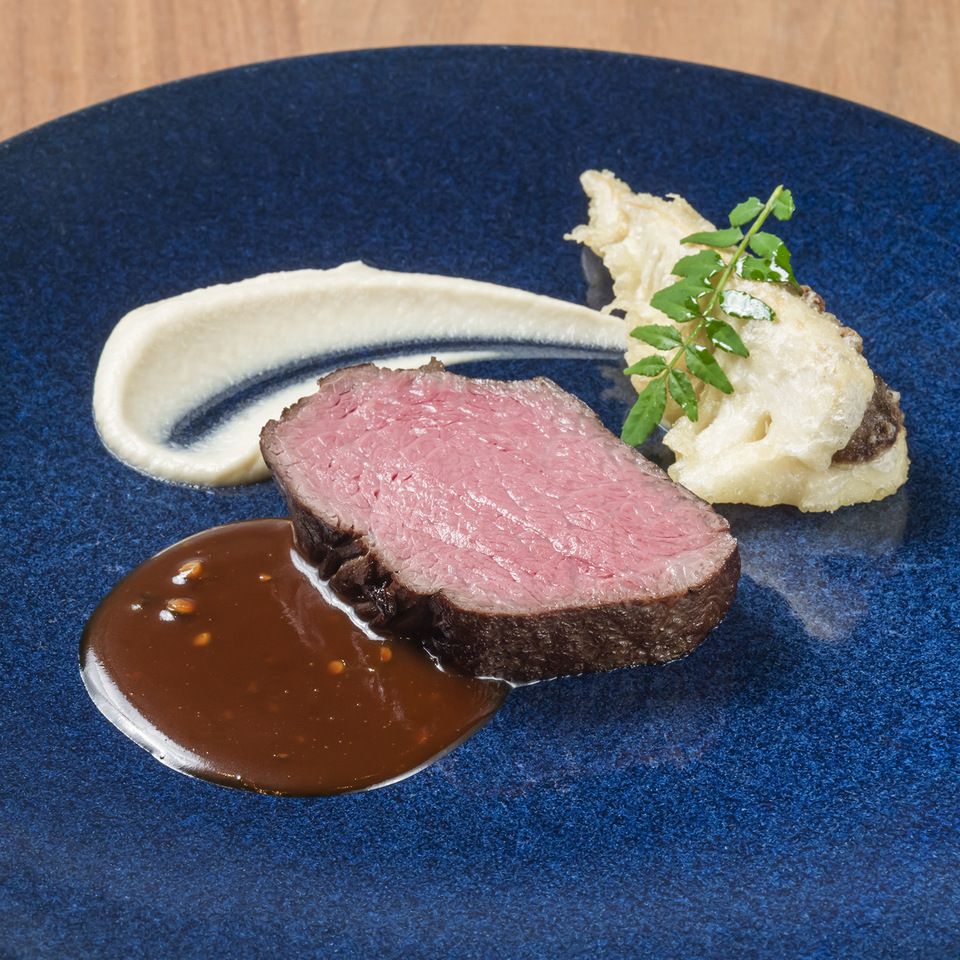 神戸ビーフと鮮魚を愉しむWメイン　お料理全5品とデザート1品