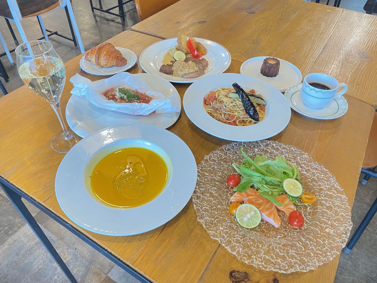 予約限定 乾杯スパークリングワイン付き ランチコース