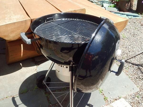 Weber kettle grill (single item)