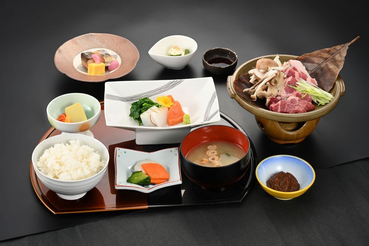 Kagura Gozen (Kagura set meal)