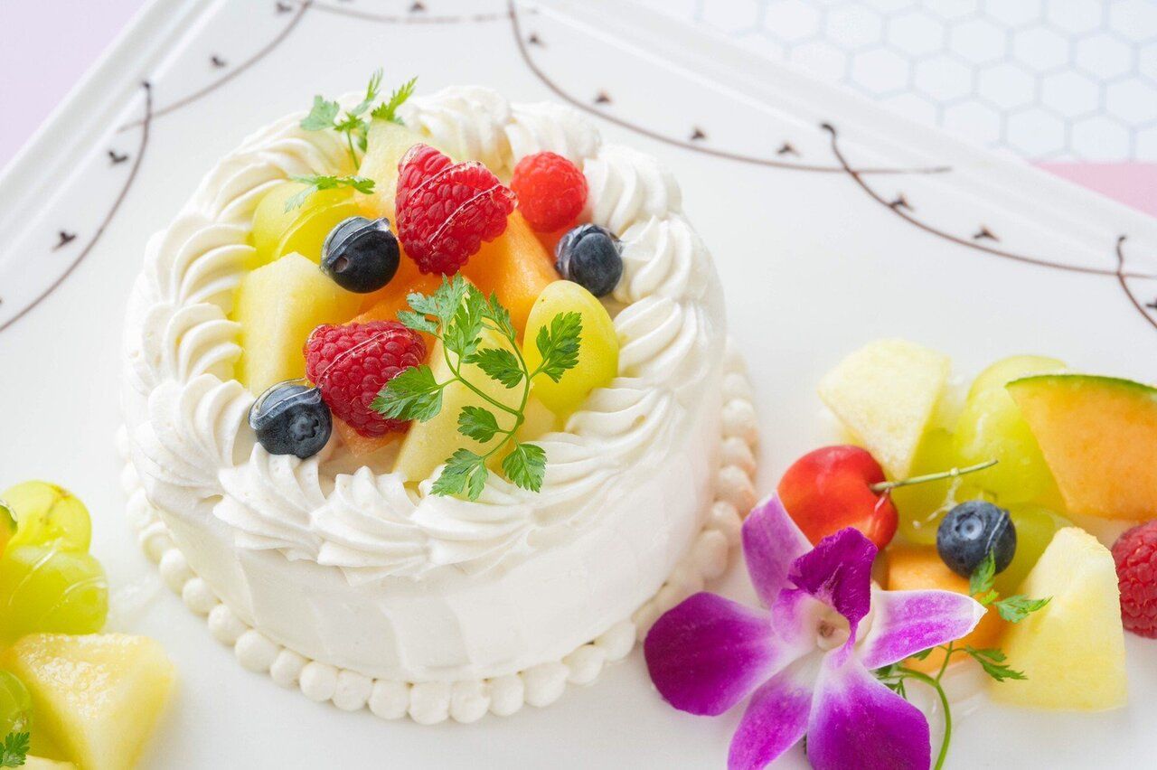 Birthday Cake 12 cm (for 2 or 3 people)