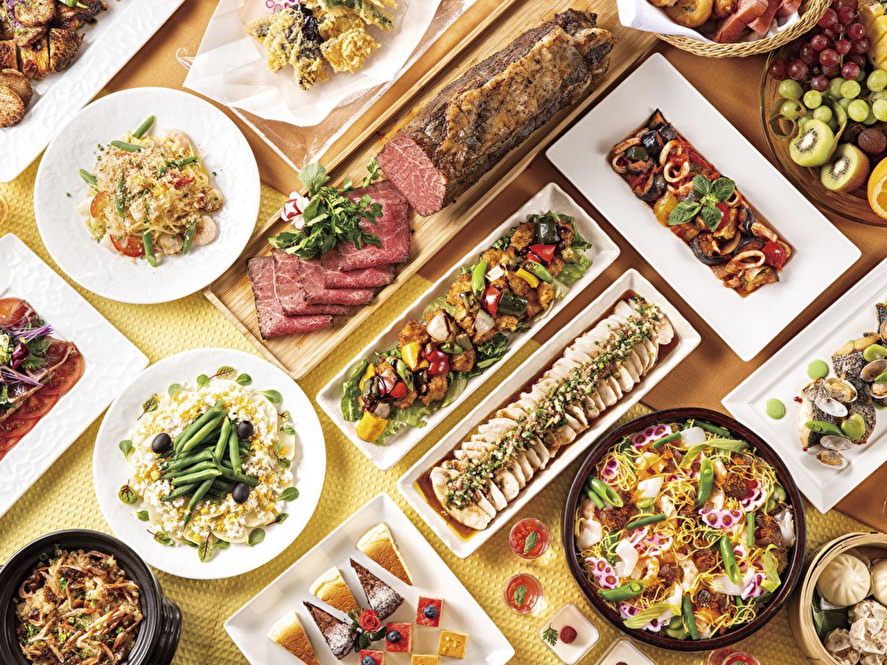 [Weekday Lunch Buffet for Adults from 11:30 onwards/No time limit] Low-temperature cooked roast beef and freshly fried tempura all-you-can-eat