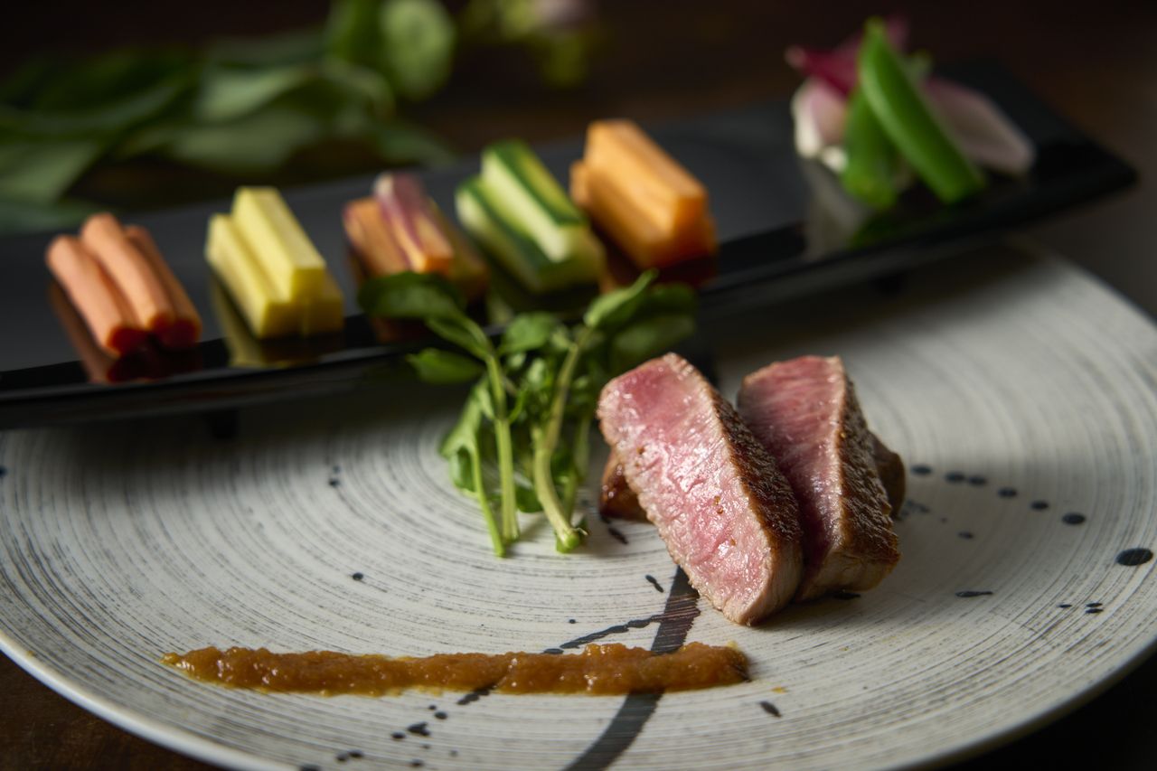 保证包间 — 午餐：至高桜（Shikō Sakura）