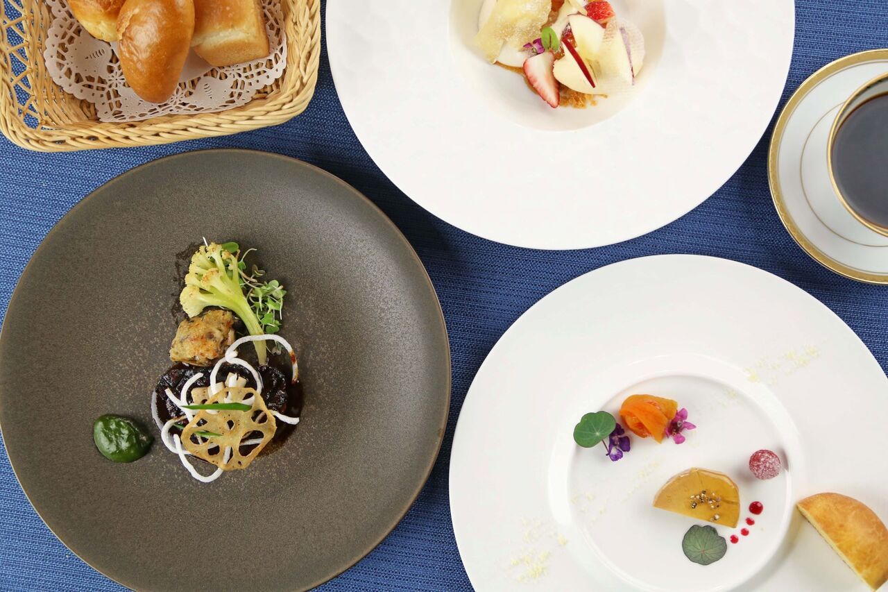 お得！【百年カレーパイ土産付】プリフィックスランチ　－冬－　