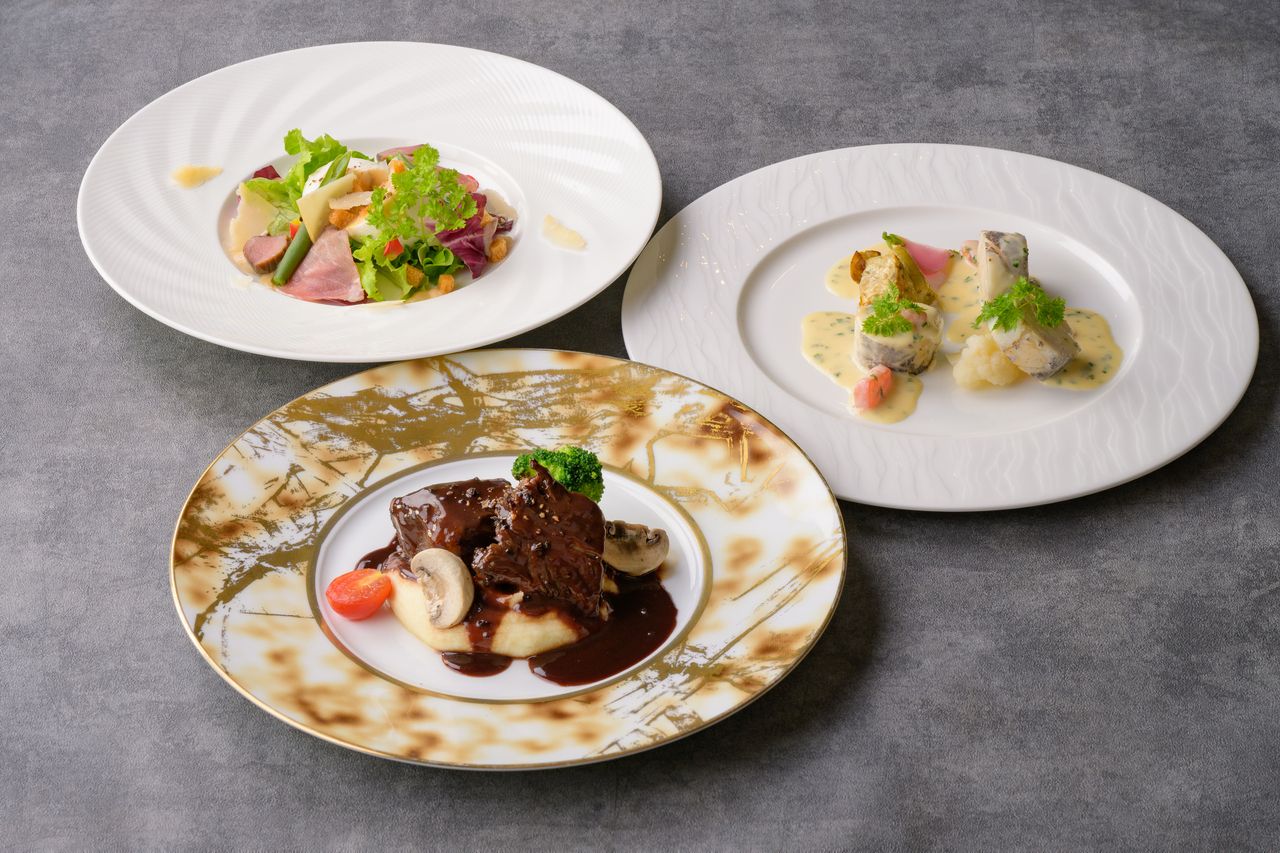 [Anniversary lunch plan] Monthly lunch + Lobster bisque + One drink + Celebration bouquet + Celebration dessert