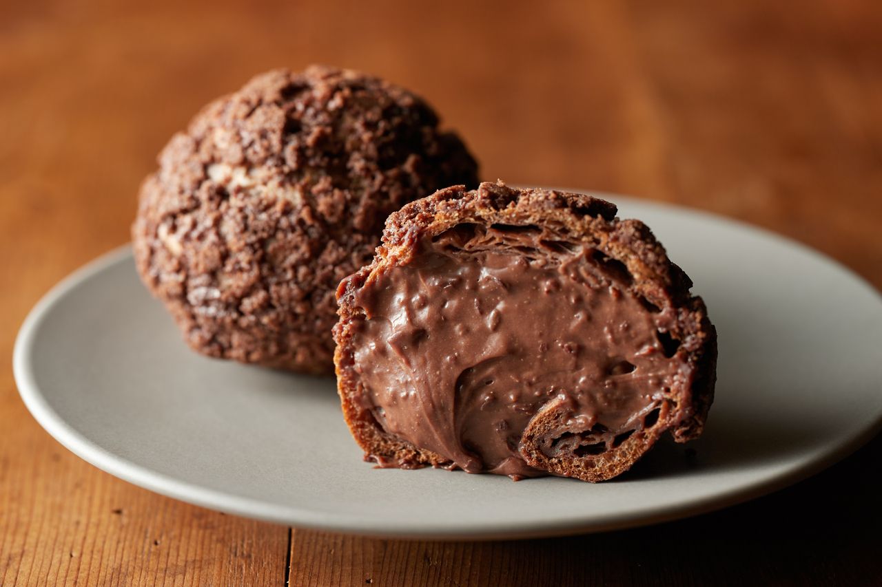 [Takeout] Organic Chocolate Cream Puffs