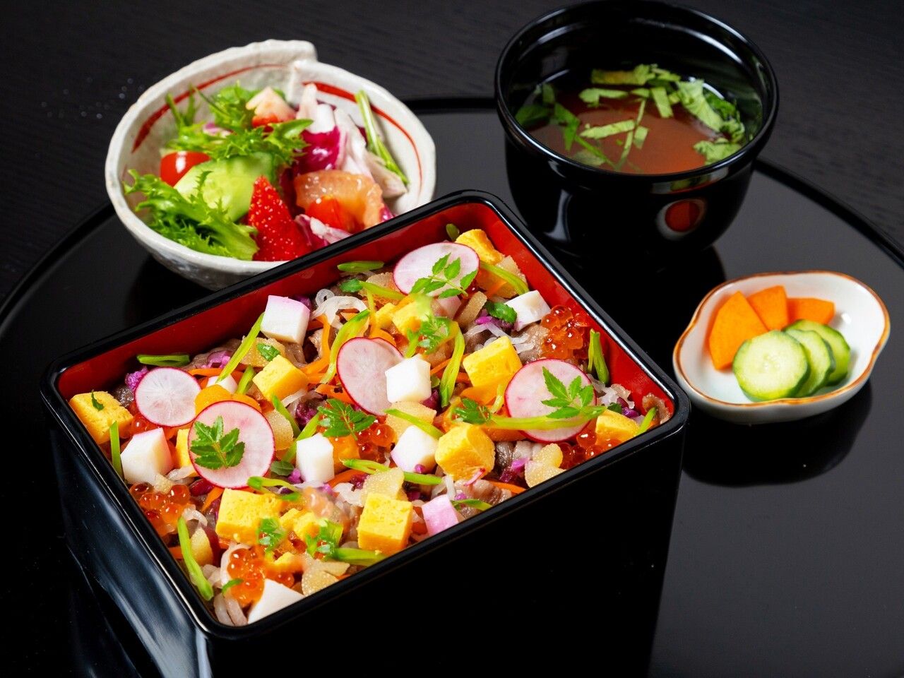 平日1時間限定「すき焼きちらし重」