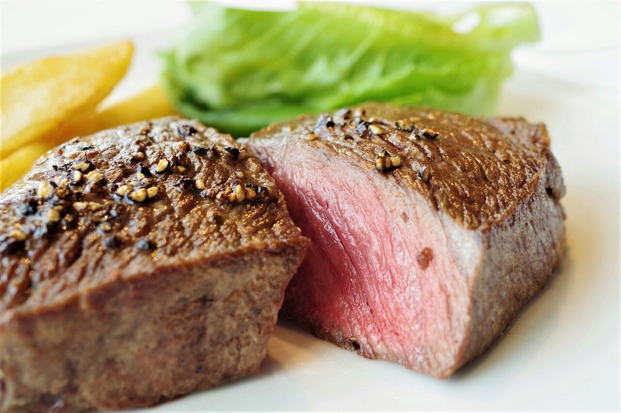 weekdays only starter + 2main course + dessert + coffee 11000yen→10000yen