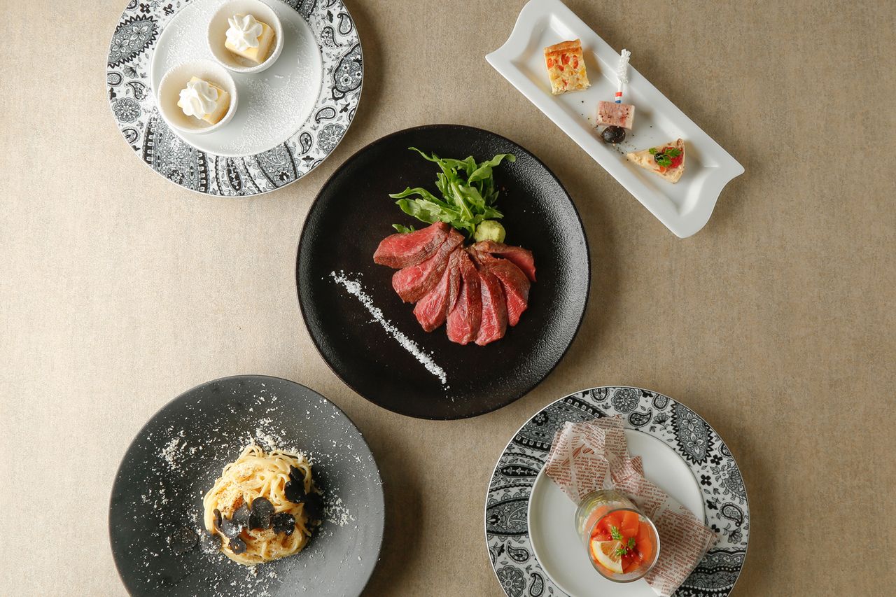 Private Room "Hibiki JAPANESE HARMONY" TRADITIONAL Sofa Seats - Wagyu Steak & High Tea Shared Style - Premium All-You-Can-Drink - 120 Minutes