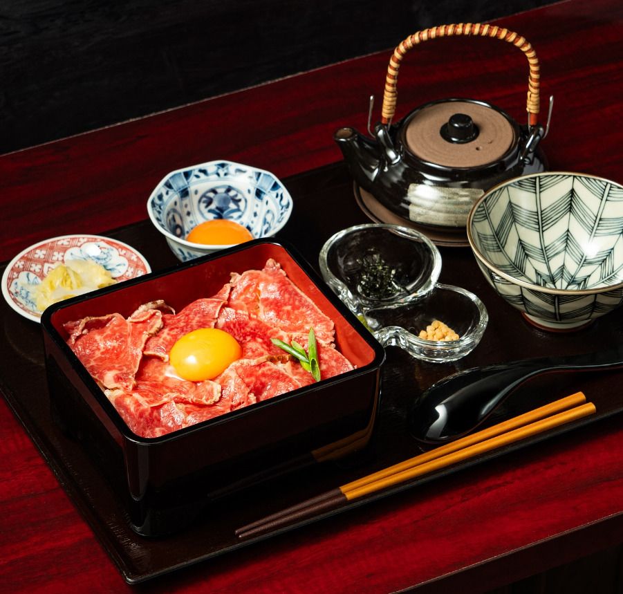 和牛レアステーキ重（梅）