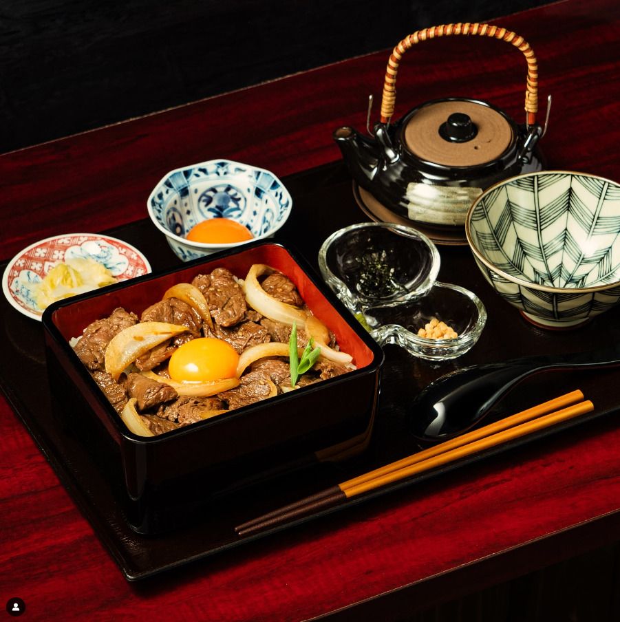 和牛重焼きすき重（すき焼き重）