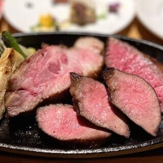 풍부한 점심 스테이크 세트