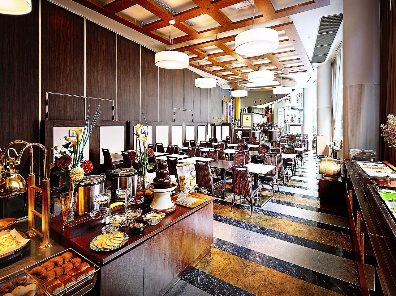 [11/1~] 30多种自助餐+软饮料 午餐自助餐 儿童1,100日元