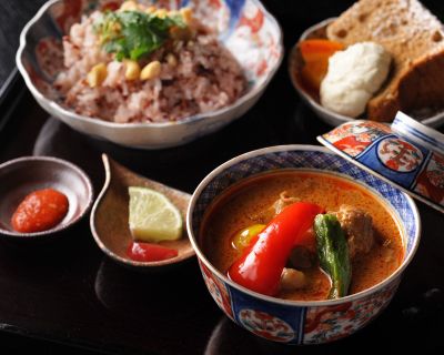 Red Chicken Curry with Originally Blended Spices with One Drink