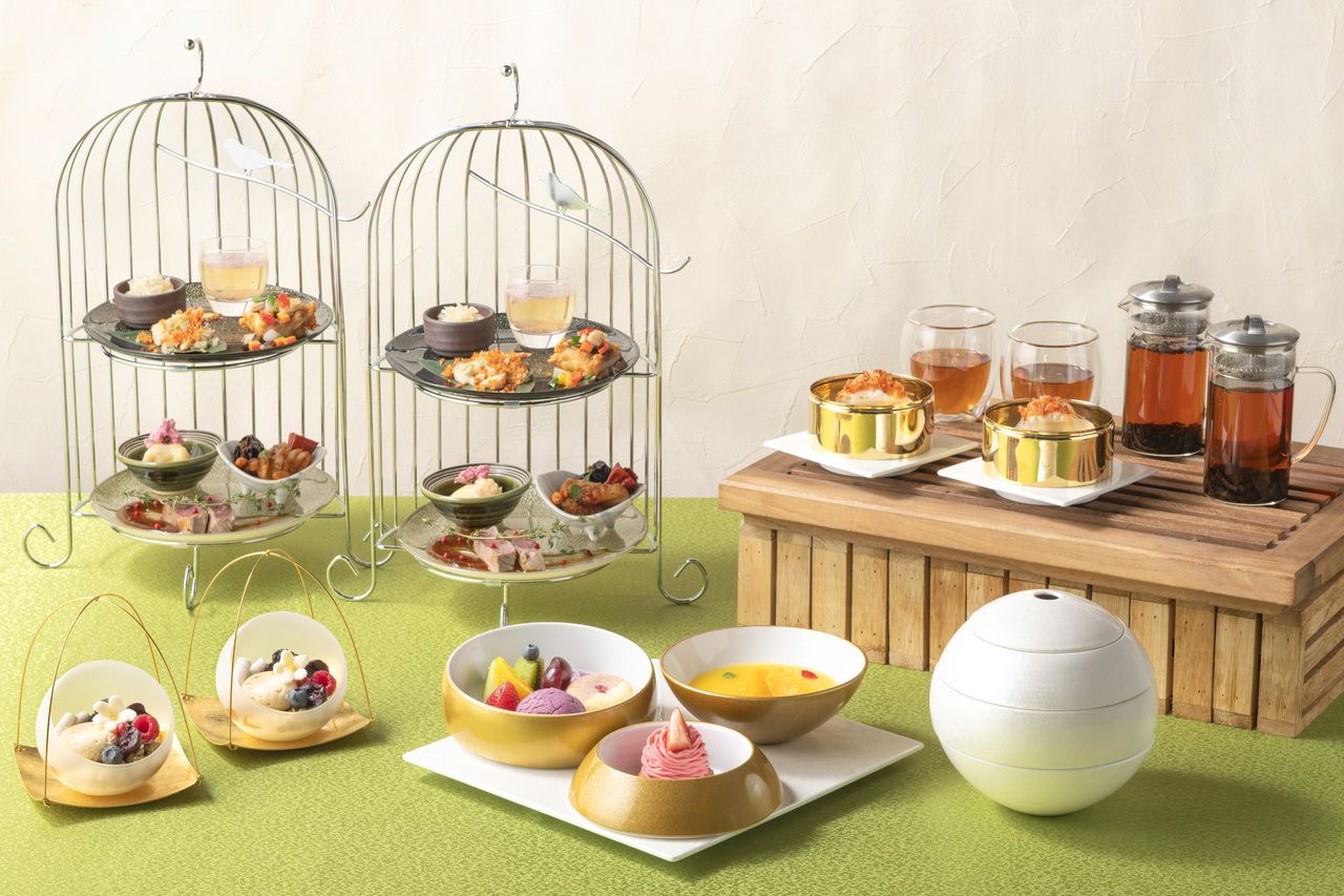 Sakura Chinese Afternoon Tea Chinese tea/black tea (free flow) included