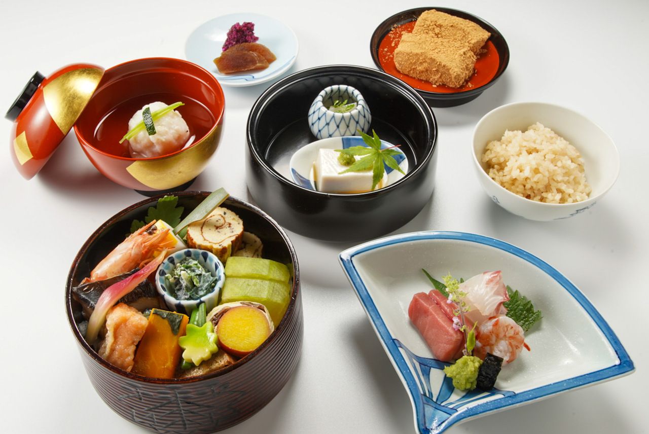 Koetsu water jar lunch box (sashimi)