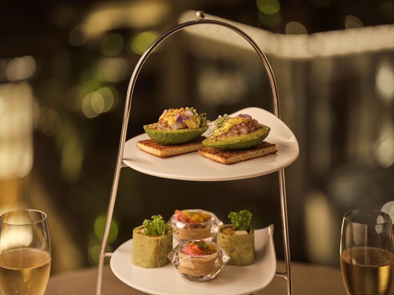 【イブニングハイティー】季節のセイボリーとシャンパンとカクテル含むフリーフロー