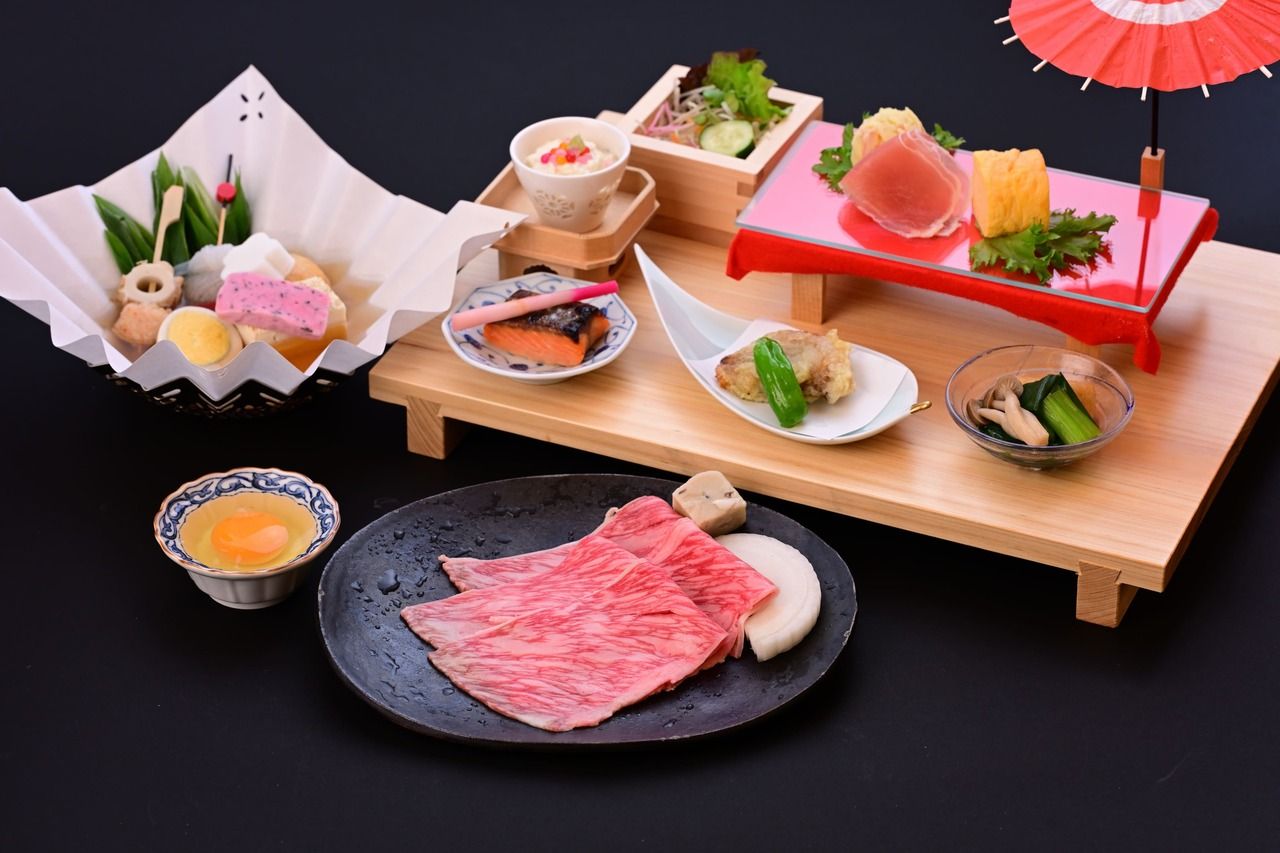 Daimonji (Hida beef grilled shabu-shabu (sukiyaki style) course)