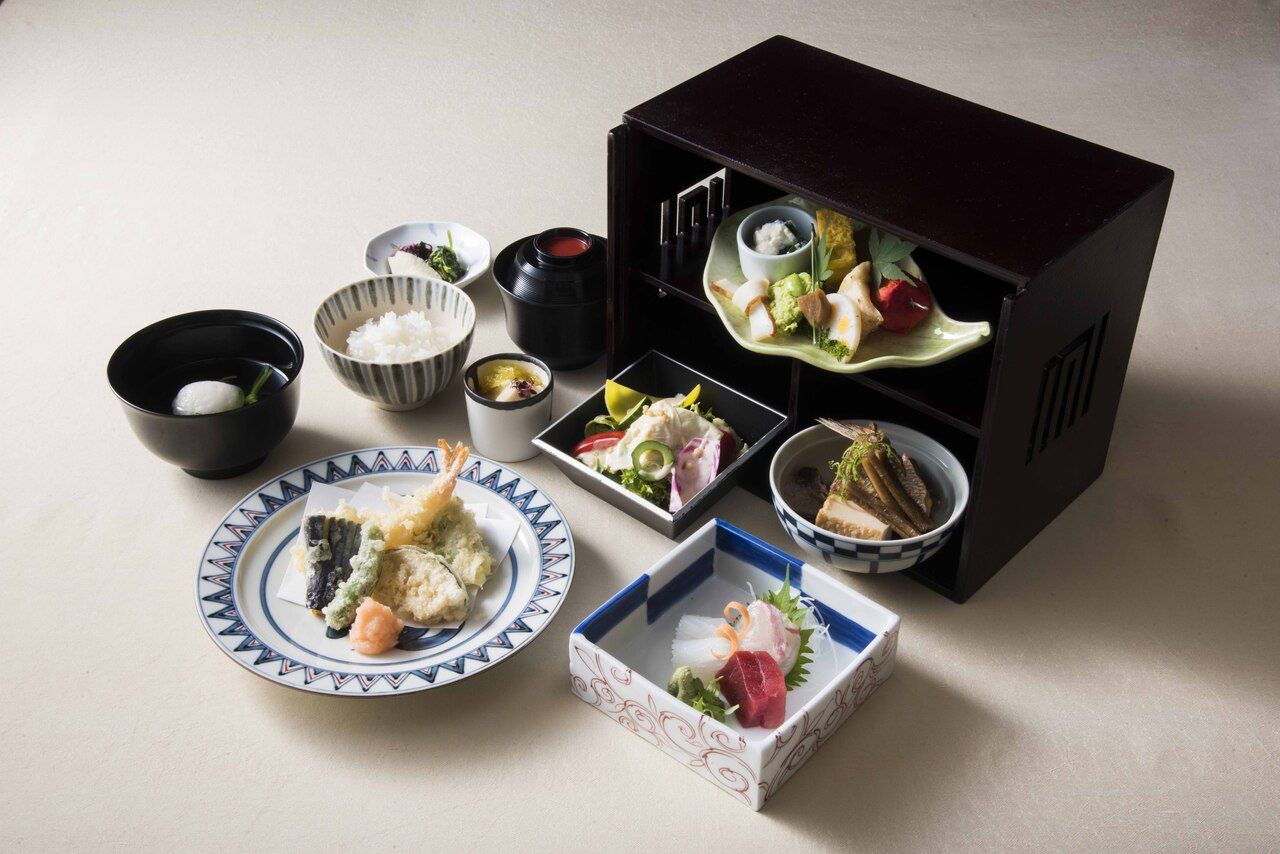 Four Seasons Outdoor Tea Ceremony Box (Dinner)
