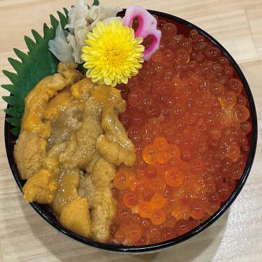 Sea urchin and salmon roe rice bowl