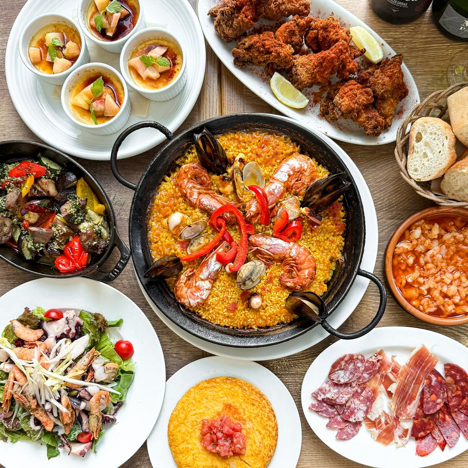 HP予約限定!!【ベストレートプラン｜歓送迎会にもおすすめ★ディナー】いろいろタパス＆パエリャが楽しめる全8品コース《飲み放題付き》［4名様～］