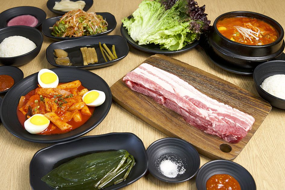 【Menu pranzo】★ Set B ★ Soddisfacente! Con scelta tra Tteokbokki o Chijimi, oltre a Samgyeopsal stagionato e altro