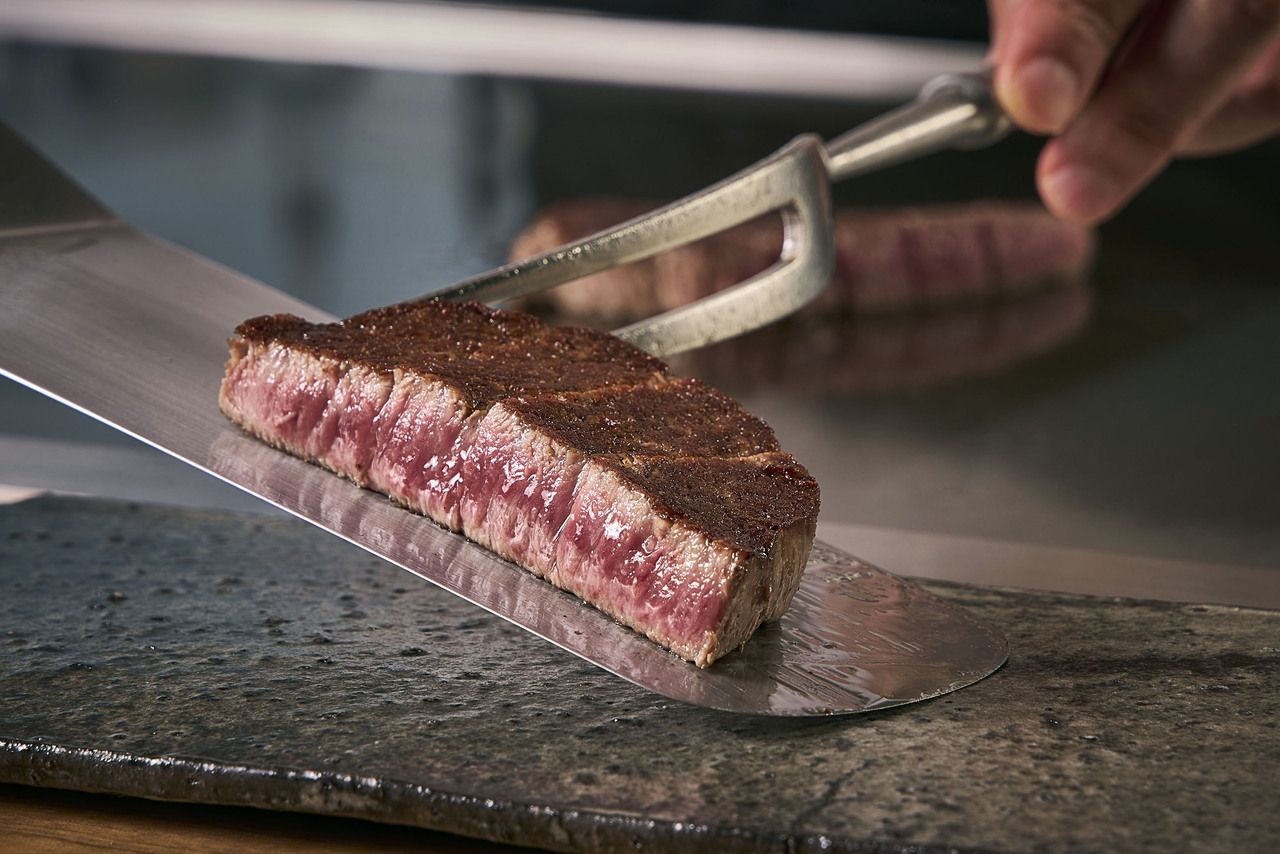 12/30.31【翆苑－Sui En－】活黒鮑や料理長麻生厳選黒毛和牛など全8品コース