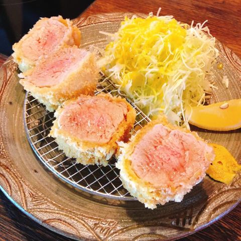 やんばる島豚あぐーヒレカツ定食