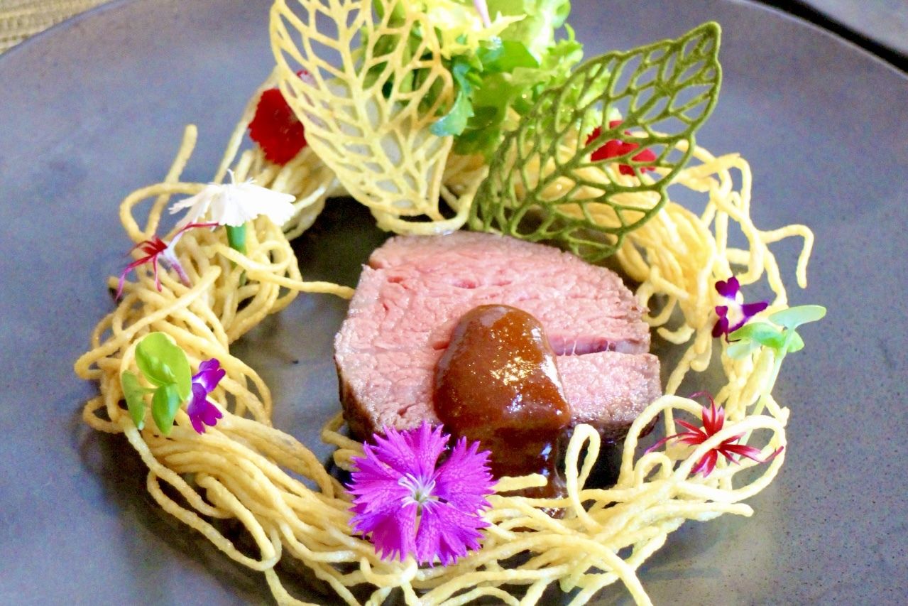 【XMASコース】山形牛フィレ炭火焼XMASスタイル、壁を飛び越えるほど美味のぶっとびスープ(佛跳墻)で幸せXMAS＋乾杯のシャンパン付（12/23-25）