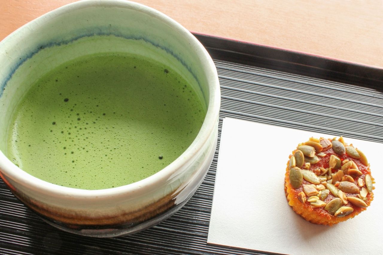Matcha & Seasonal Sweet（Optional）
