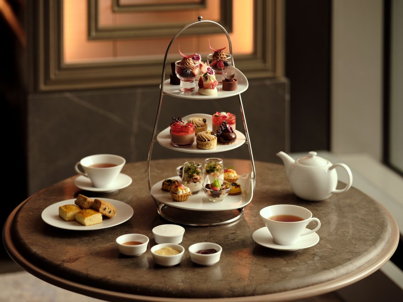 【Weekdays】Chocolate & Strawberry Afternoon Tea (12/26～2/14）