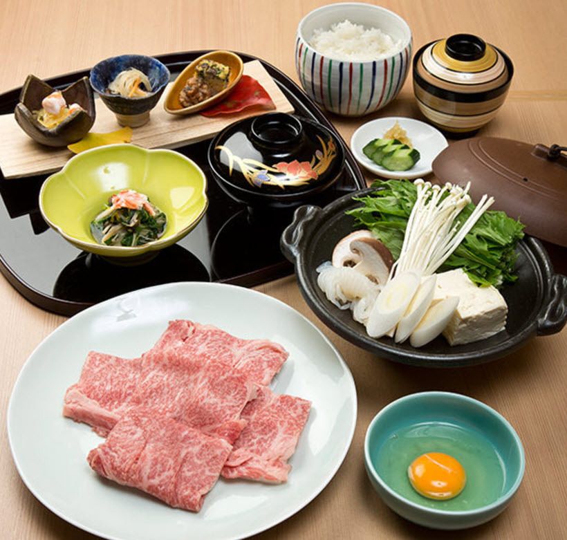Lunch Kaiseki Meal "Wagyu Sukiyaki Kaiseki Zen" ~Now includes an after-meal drink~