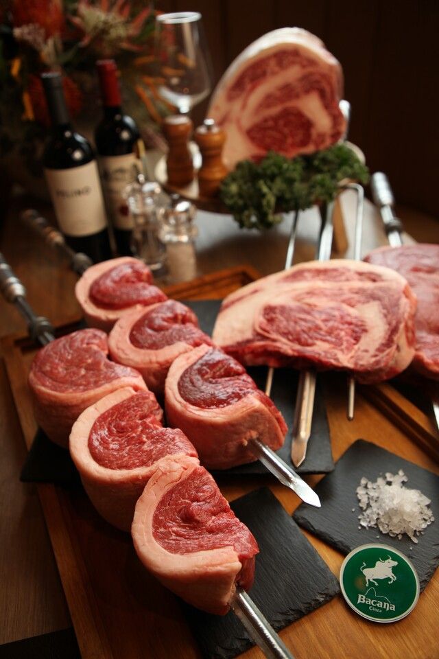 [Mittagessen an Wochentagen] Original Churrasco + All-you-can-eat-Buffet + All-you-can-drink Premium