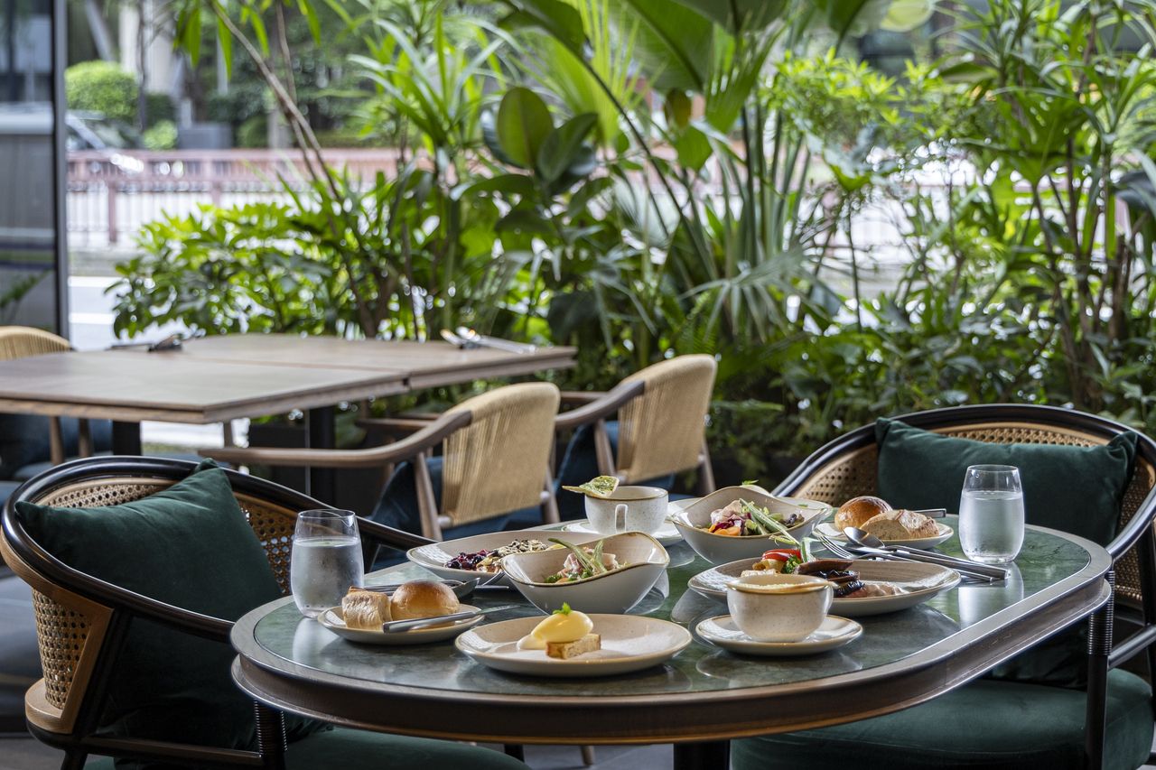 [Weekday Lunch Set] A set of 3 light dishes with your choice of main dish + coffee or tea