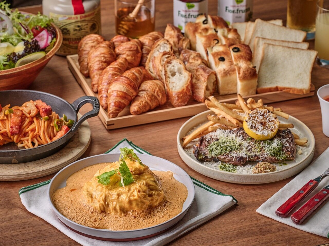 [Weekend and Holiday Lunch] Half Buffet Plan from 3,200 yen