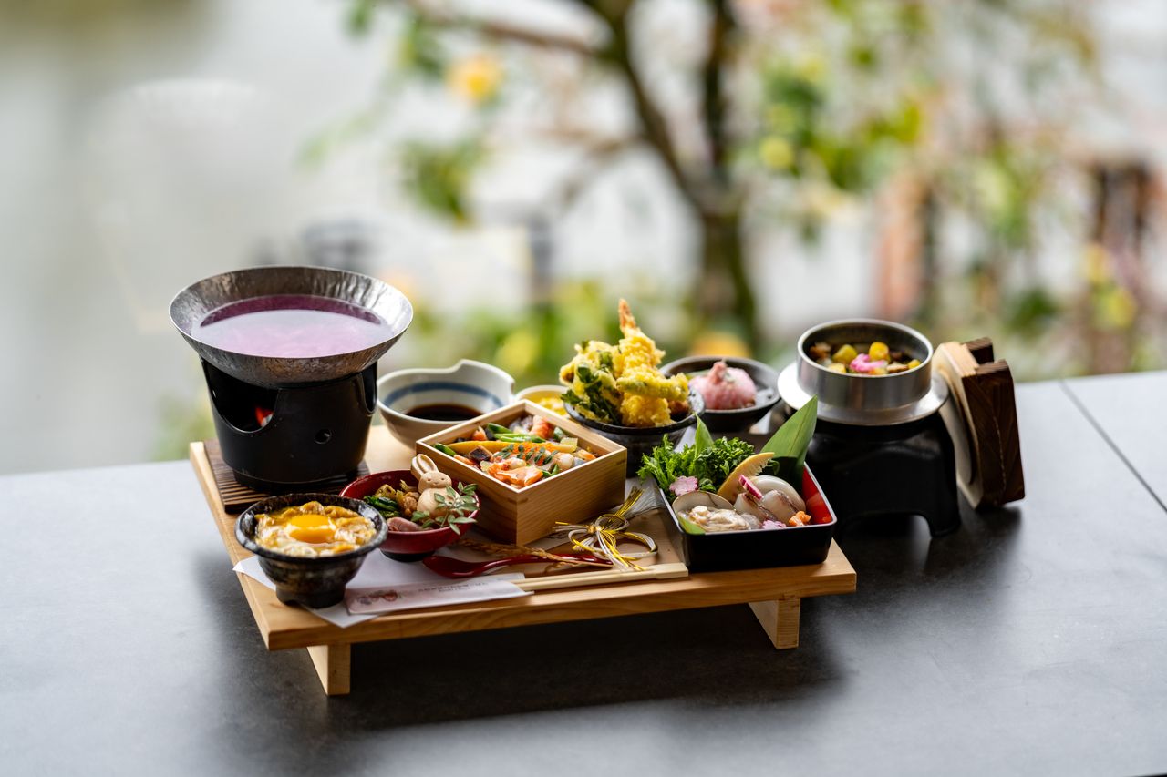 Kyoto Rice Bowl Five-Type Tasting Set ~Spring Fields and Sea Foods Hanami Nabe~ (Spring ver./March 1, 2026~)