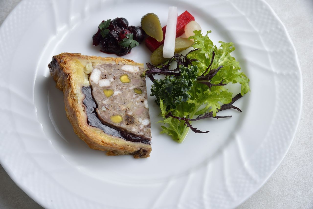 [Lunch] Specialty Course: A luxurious selection of five dishes, including a main dish to choose from three options and our popular omelet.