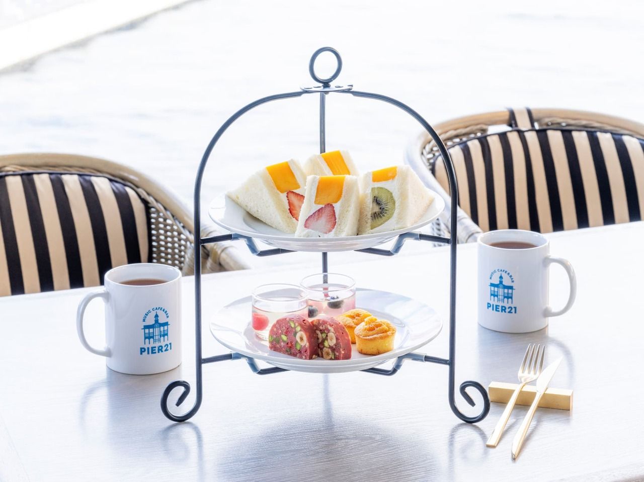 Seasonal Fruit Sandwich Set | 3,500 yen