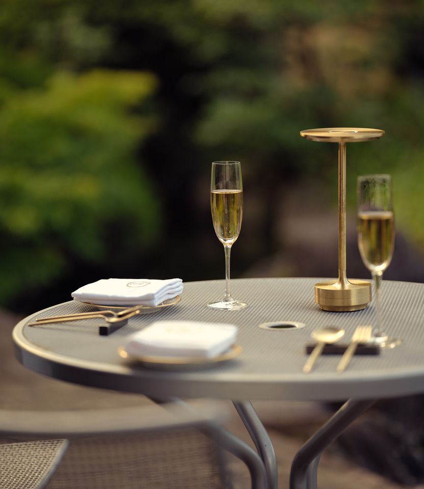 【午餐 | 时间：2月4日至3月16日】任选一杯饮品 + 四道式东方套餐（仅限下午1:30后供应）