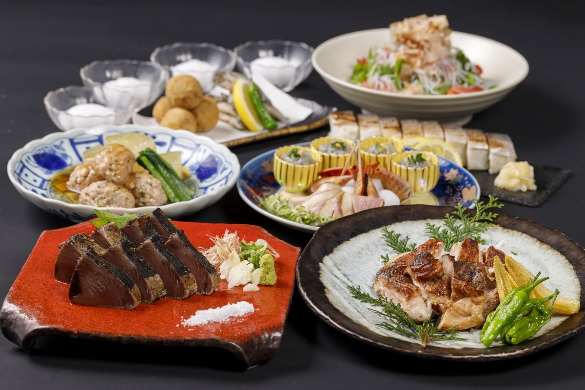 【歓送迎会プラン】『名物！かつを藁焼き塩たたき』を含む全11品　《高知地酒含む2時間飲み放題付》桂浜コース