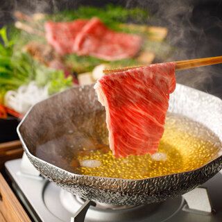Available on the day! All-you-can-drink included. Choice of meat asast sukiyaki or shabu-shabu course