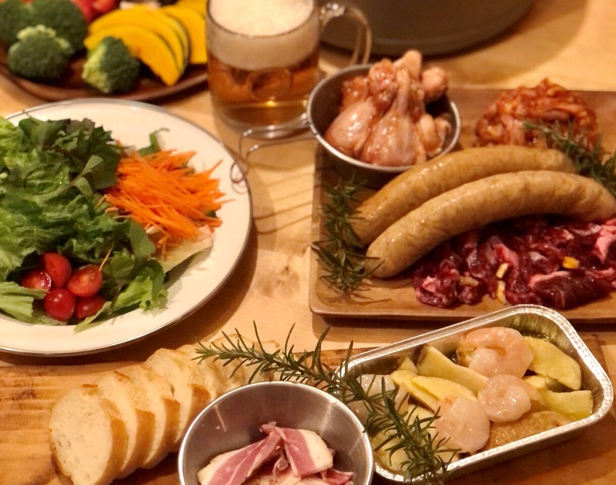 【平日19時～・ビアガーデン】 小学生 2,500円（最大2h飲み放題付き）