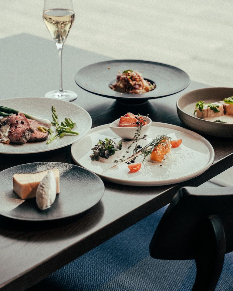 平日限定【Chef’s Seasonal Selection – Lunch＋プレミアムフリードリンク付き】5/1~