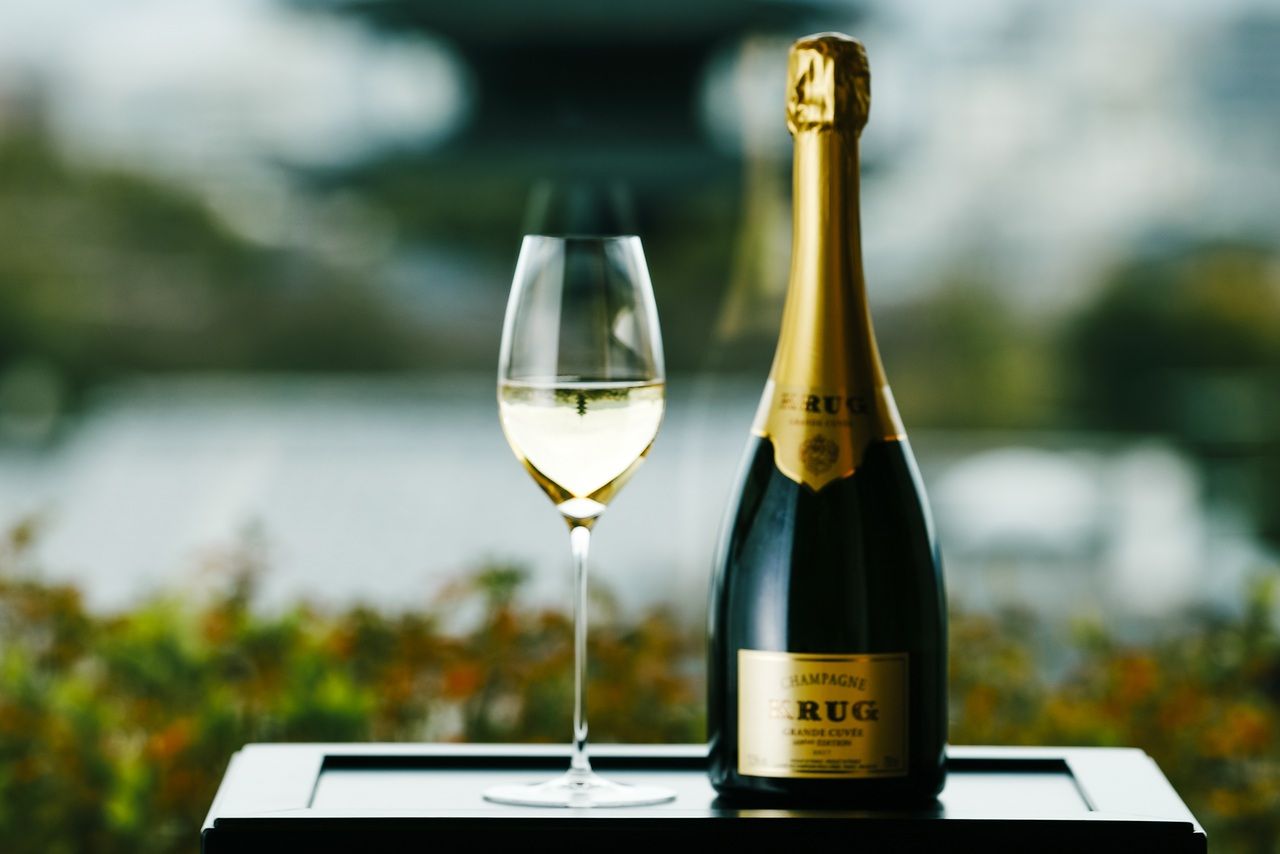 Paket Makan Malam Yasaka "Sakura" + Paduan Anggur