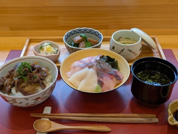 Ama's Mini Donburi Set Meal (Seafood Donburi / Oki Beef Donburi)